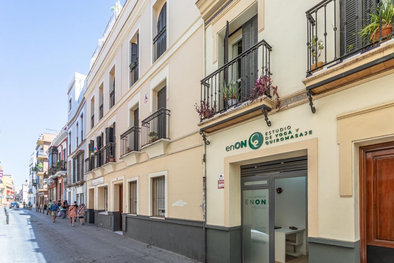 Fachada de enON en la Calle San Luis 78, Sevilla